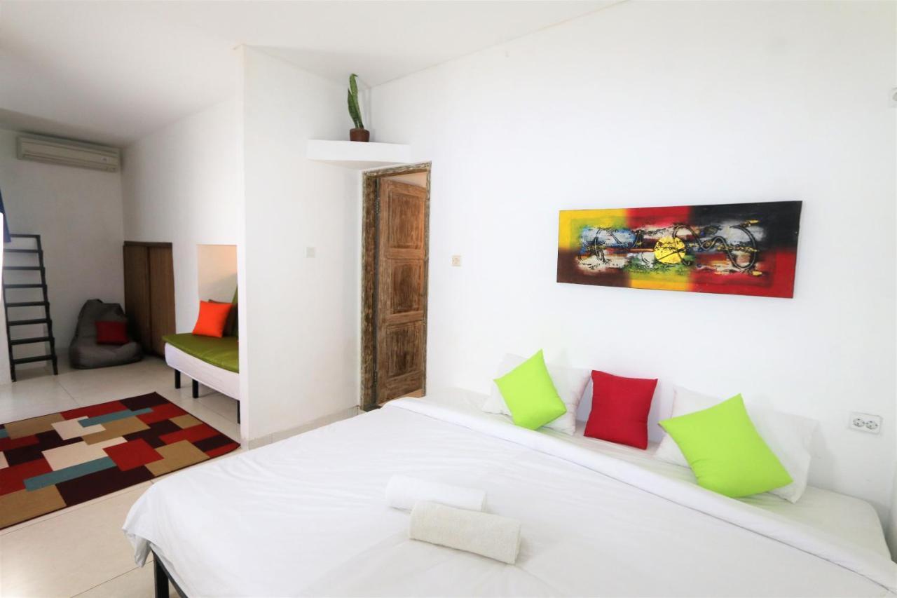Cornerstone Bali Coworking Hostel Canggu Екстериор снимка